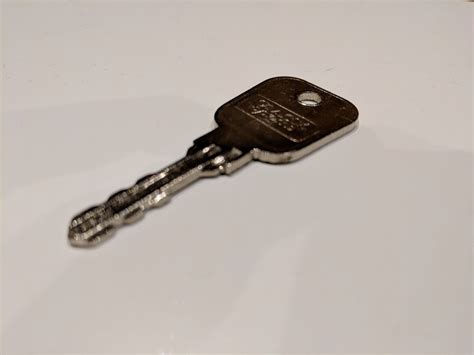FRUIT MACHINE REFILL KEY & FOB PACK 87000 .